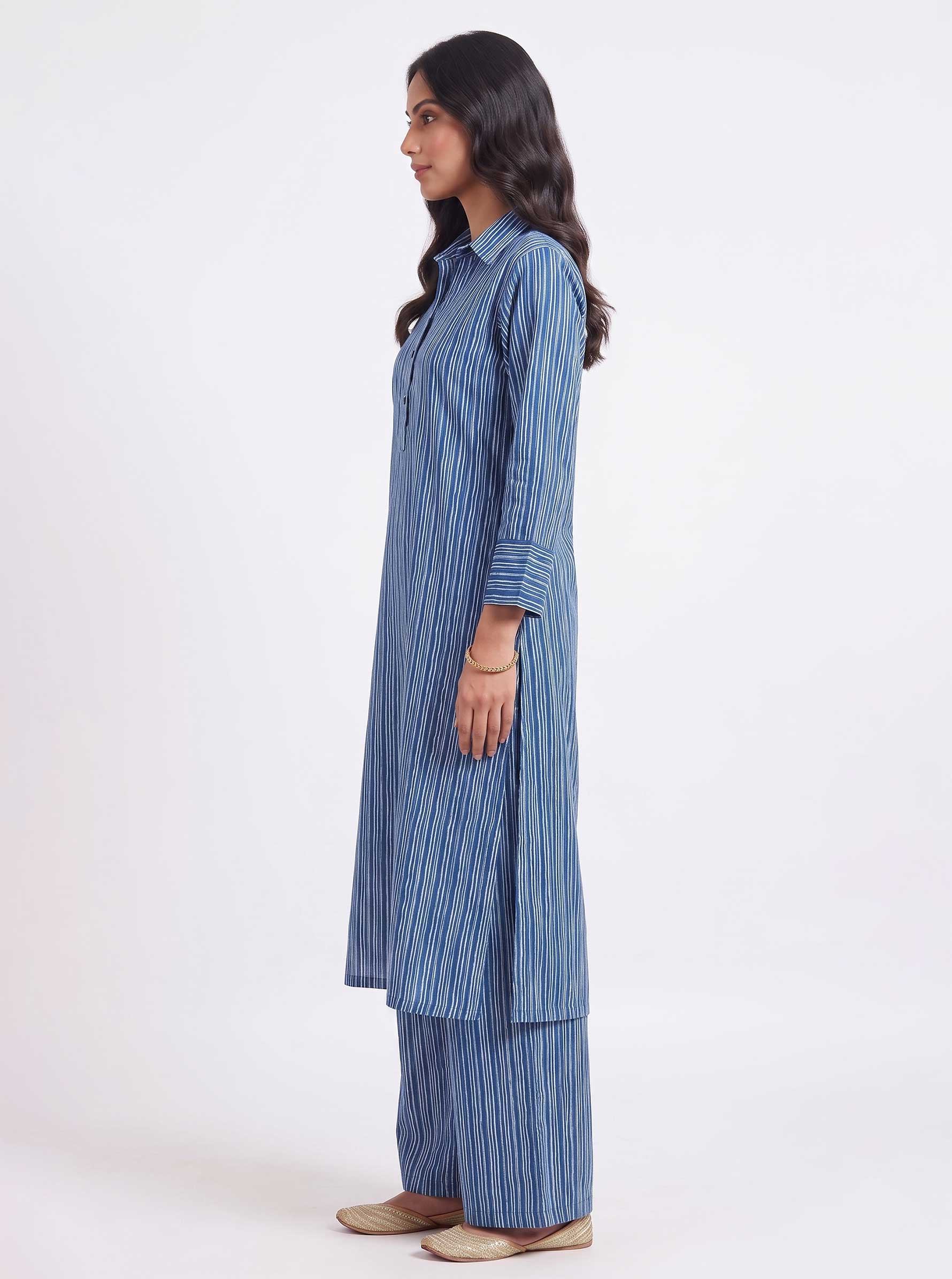 suit-blue-line-pattern-2